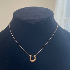 Elegant Gold Horseshoe Pendant Necklace